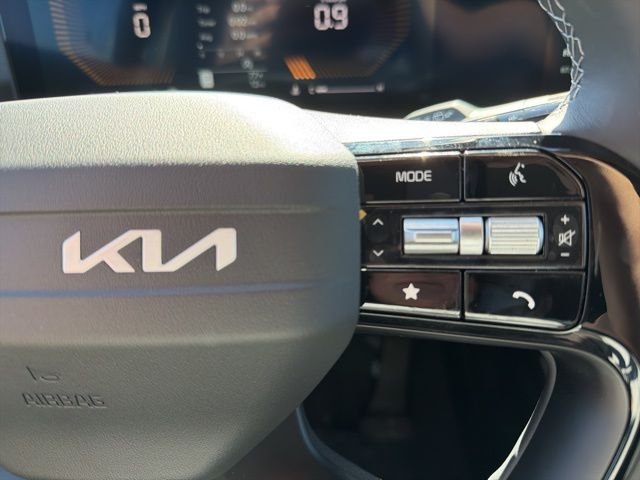 New 2026 Glacial White Pearl Kia S image 24