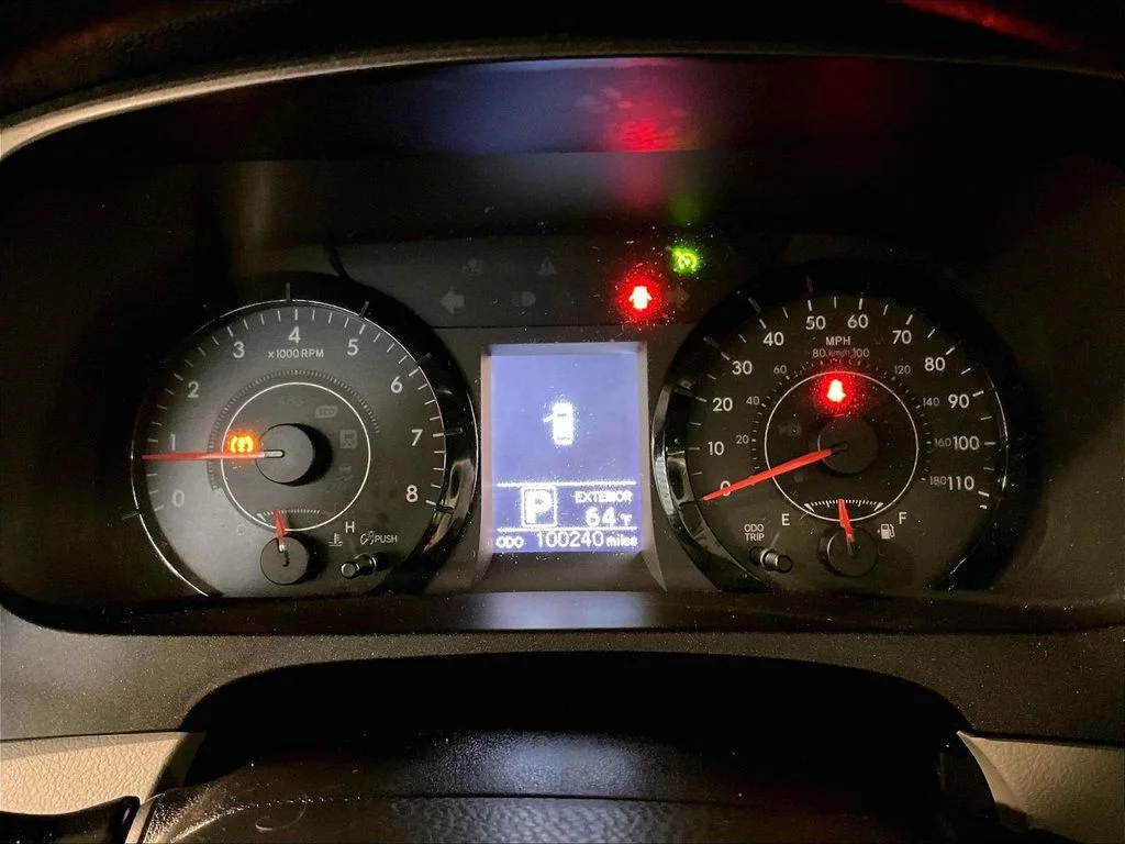 Used 2017 Gray Toyota LE image 26
