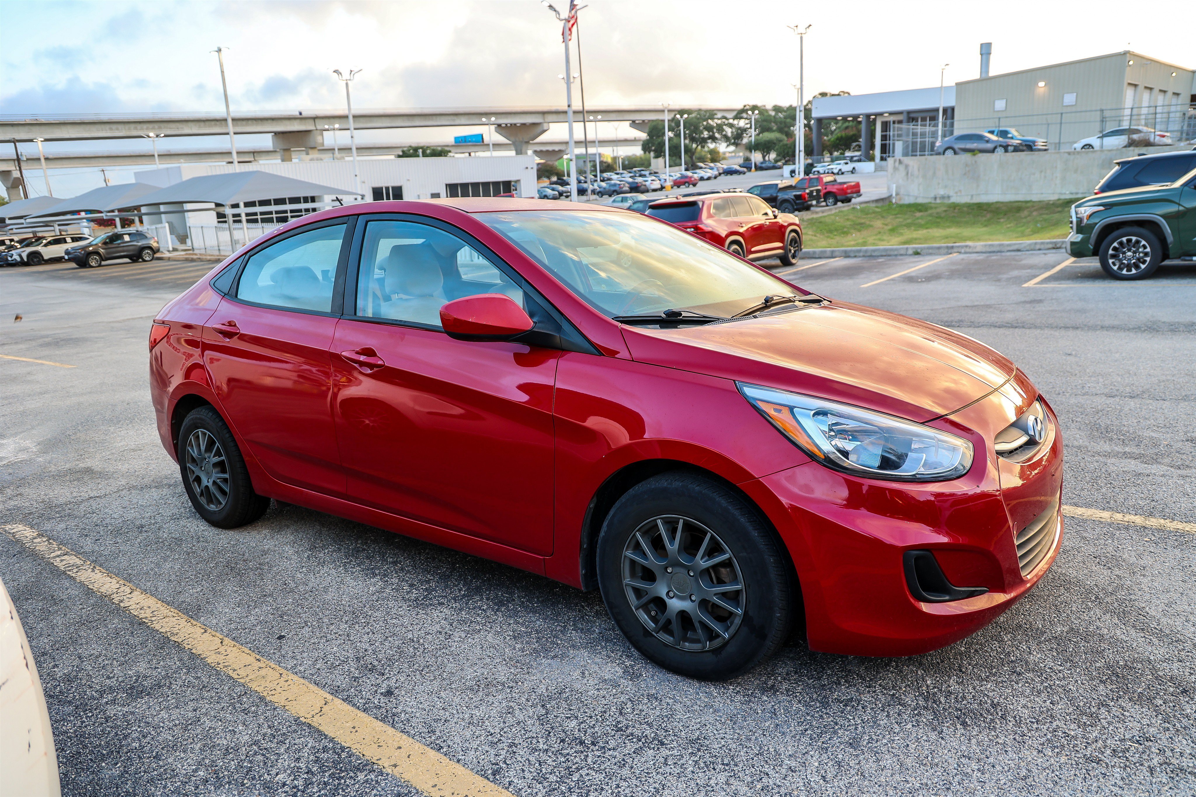 Used 2017 Boston Red Metallic Hyundai SE image 5