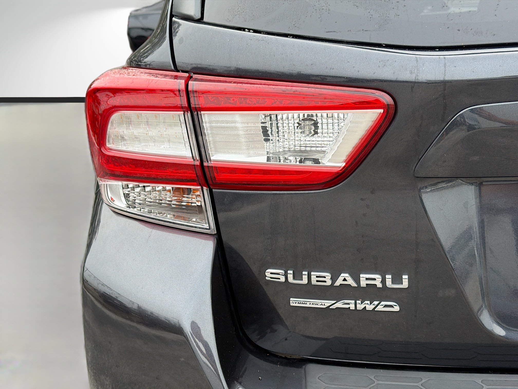 Used 2019 Dark Gray Metallic Subaru Limited image 10
