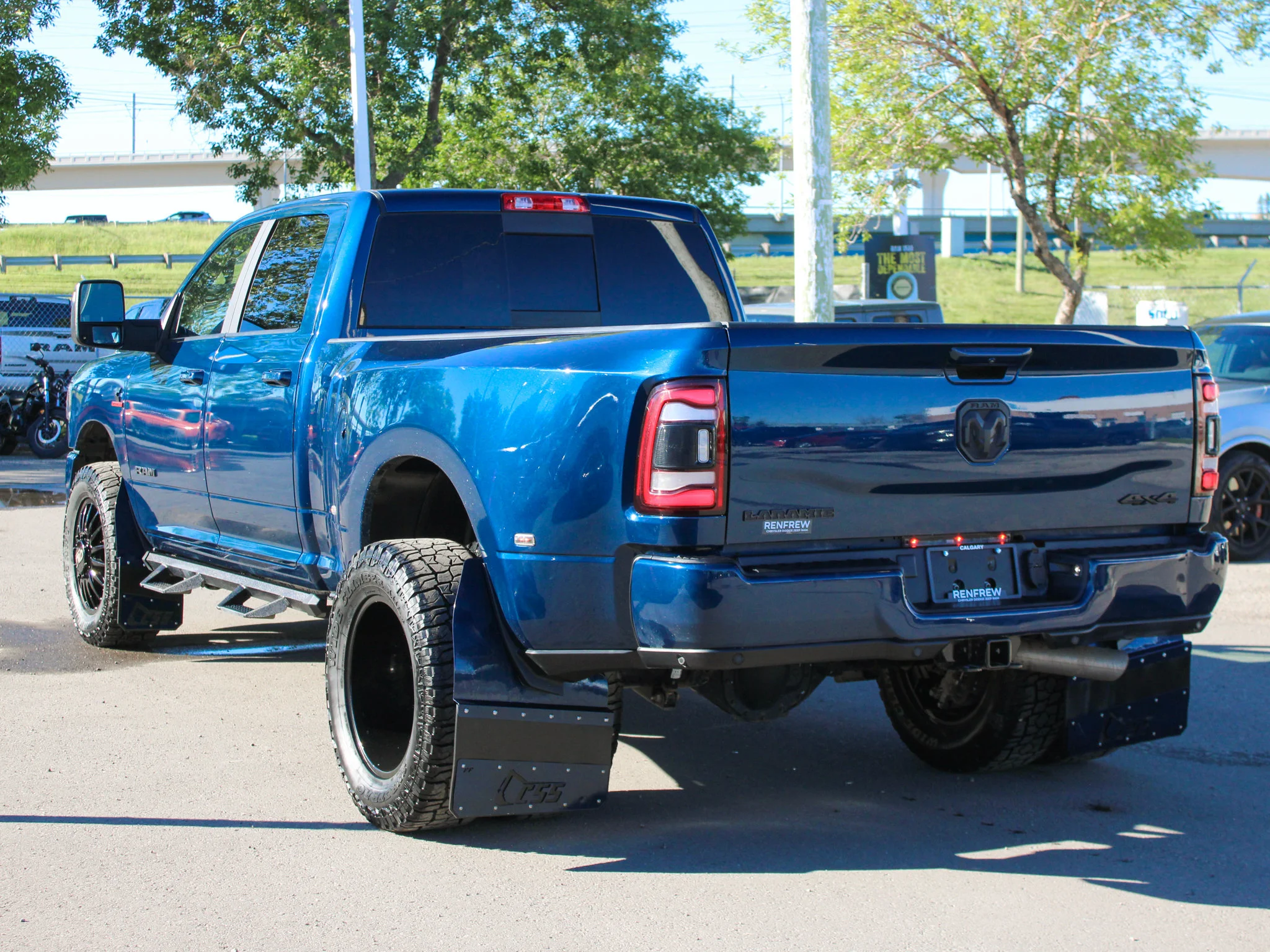 Certified Used 2024 Blue RAM Laramie* | Diesel | 5th Wheel & Gooseneck | Apple CarPlay | 3M PPF | Night Edition image 16