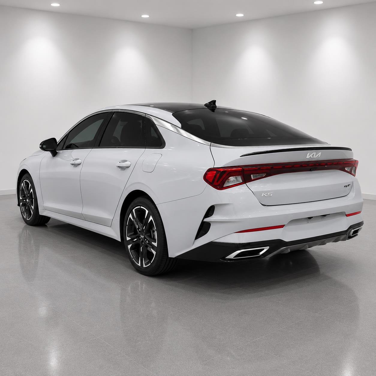 Used 2022 Wolf Gray Kia GT-Line image 3