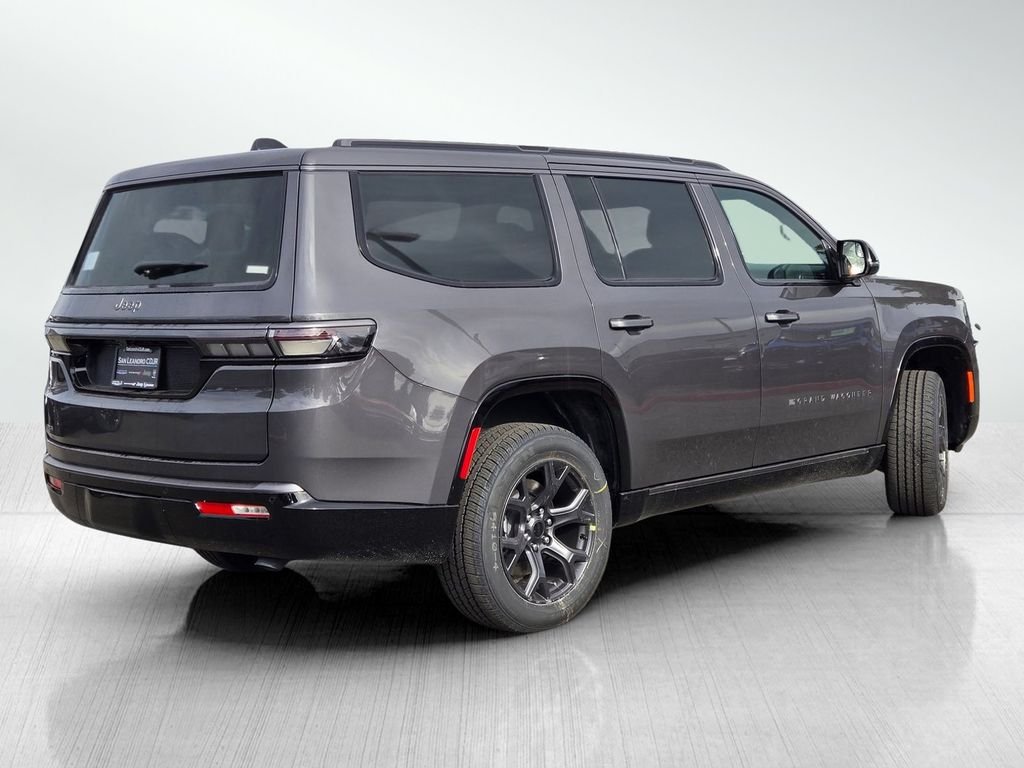 New 2026 Baltic-Gray Metallic Clear-Coat Exterior Paint Jeep Limited Altitude image 4