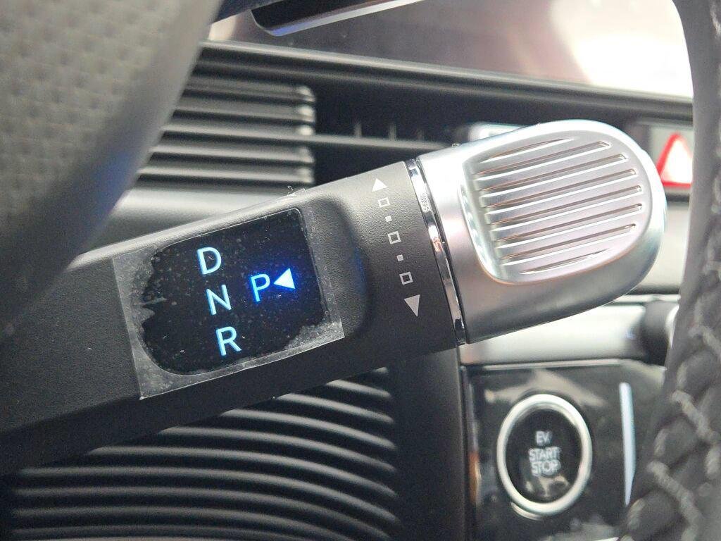 New 2027 Abyss Black Hyundai SE image 28