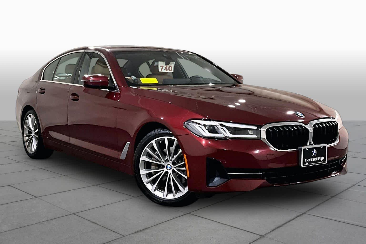 Used 2023 Aventurin Red Metallic BMW 530i xDrive image 4
