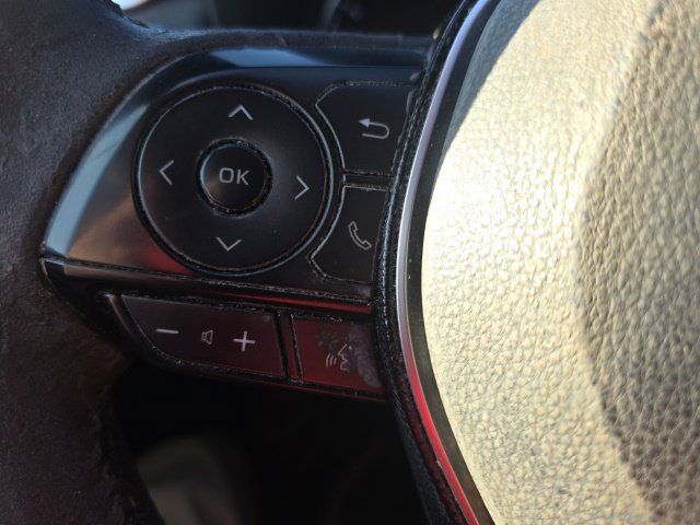 Used 2020 White Toyota XLE Premium image 16