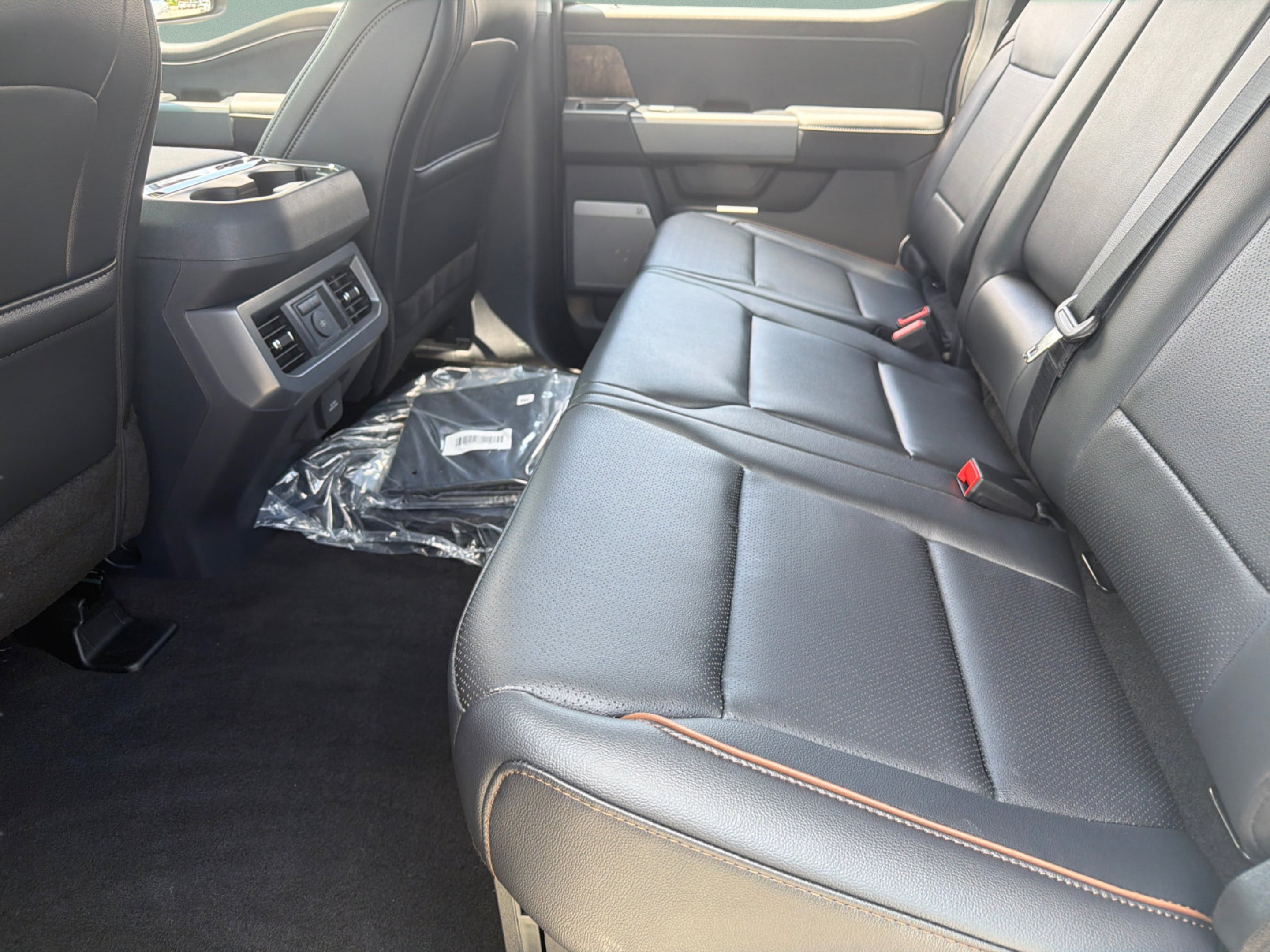New 2026 Glacier Gray Metallic Tri-Coat Ford F-250® Lariat® image 12