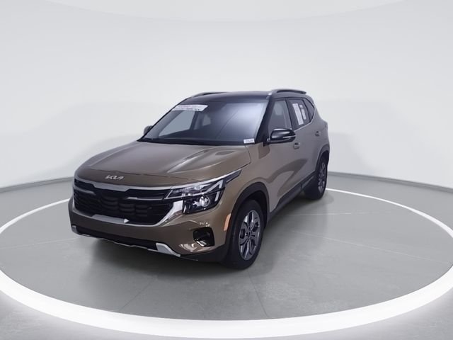 Used 2024 Green Kia S image 3