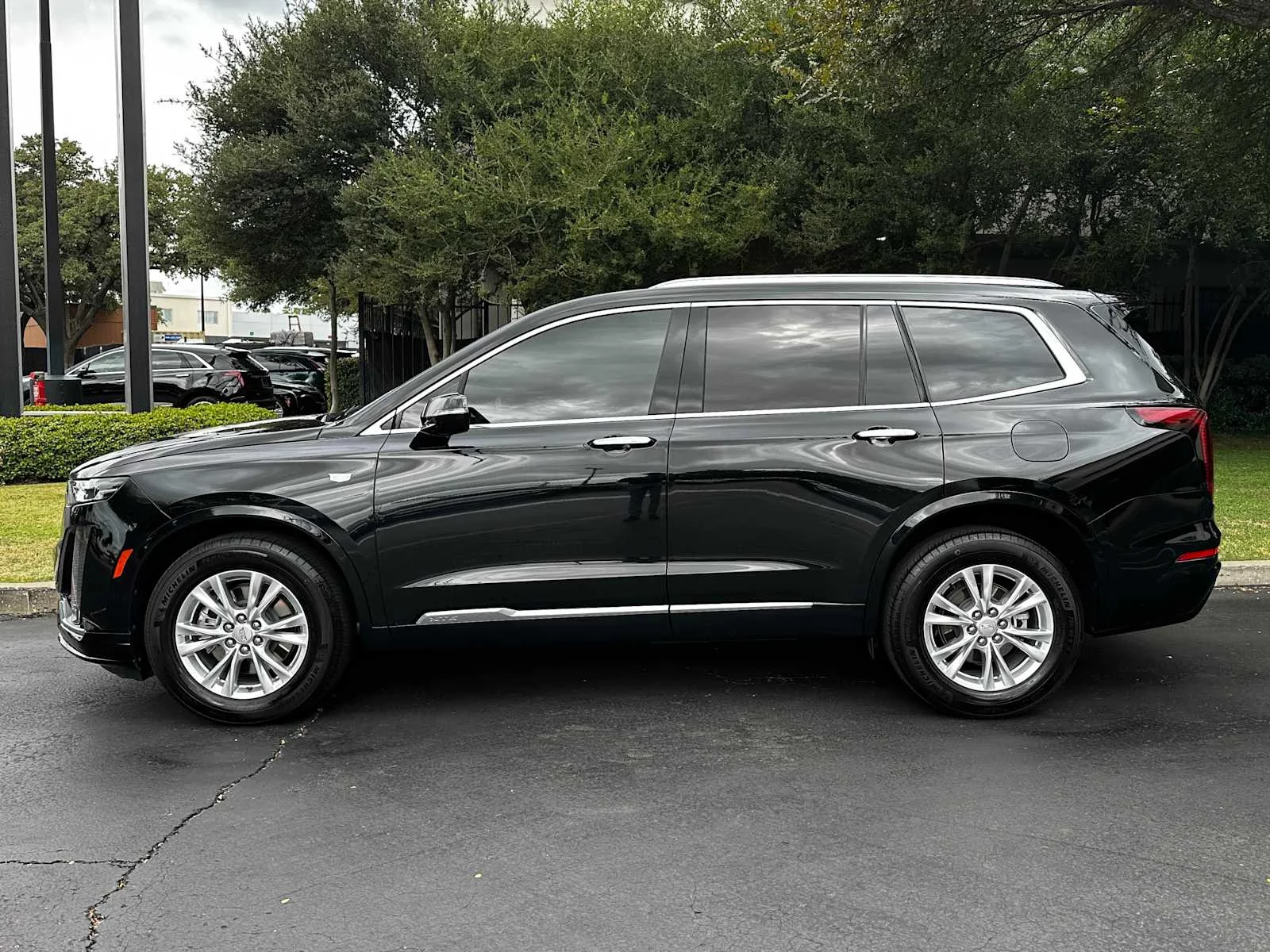 Certified Used 2025 Stellar Black Metallic Cadillac Luxury image 5