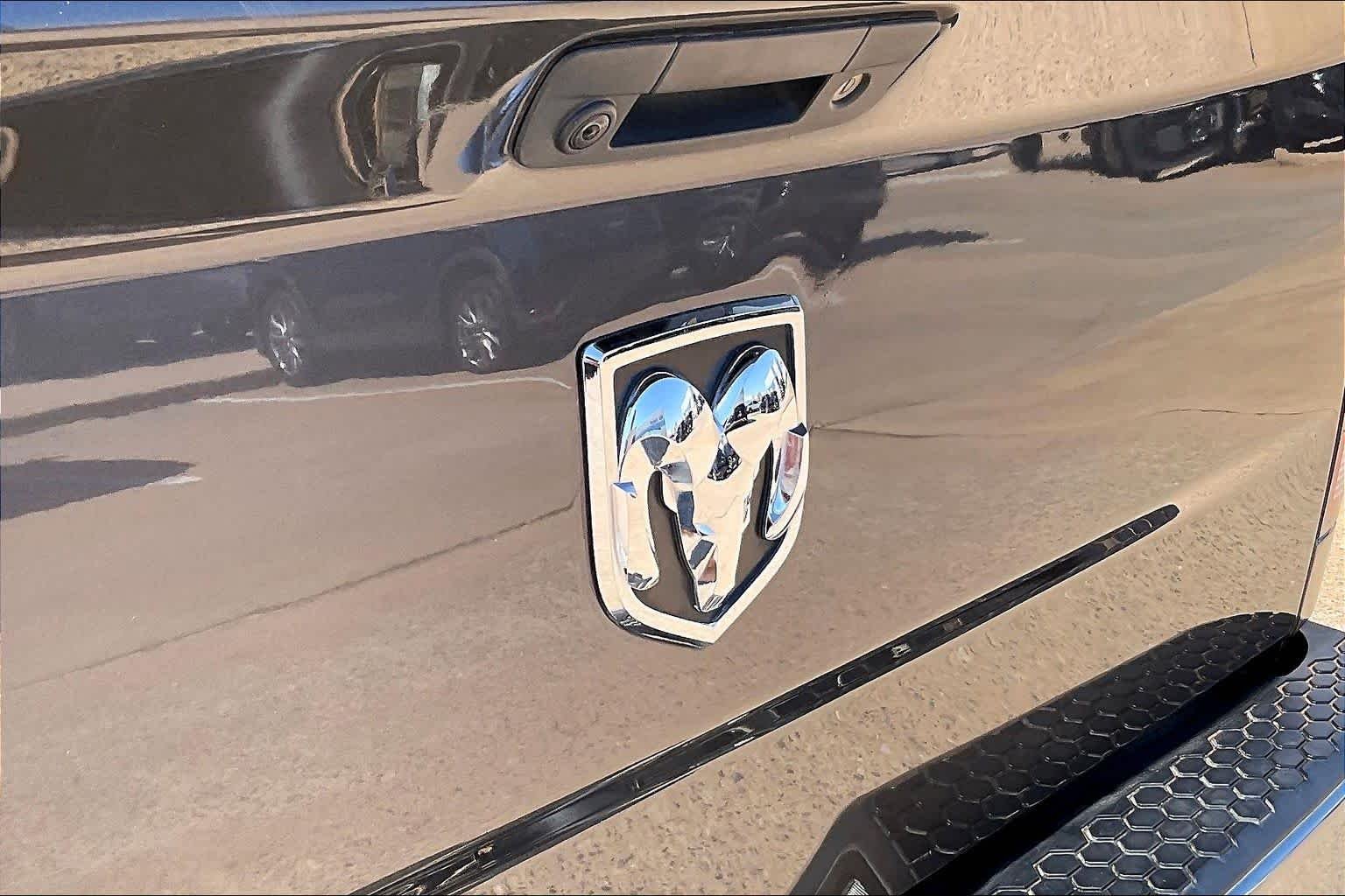 Used 2017 Granite Crystal Metallic Clearcoat Ram Big Horn image 28