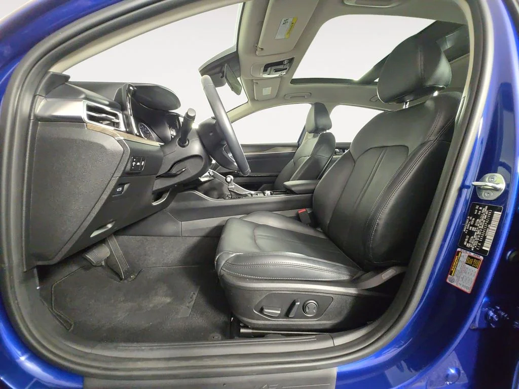 Used 2023 Blue Kia EX image 9