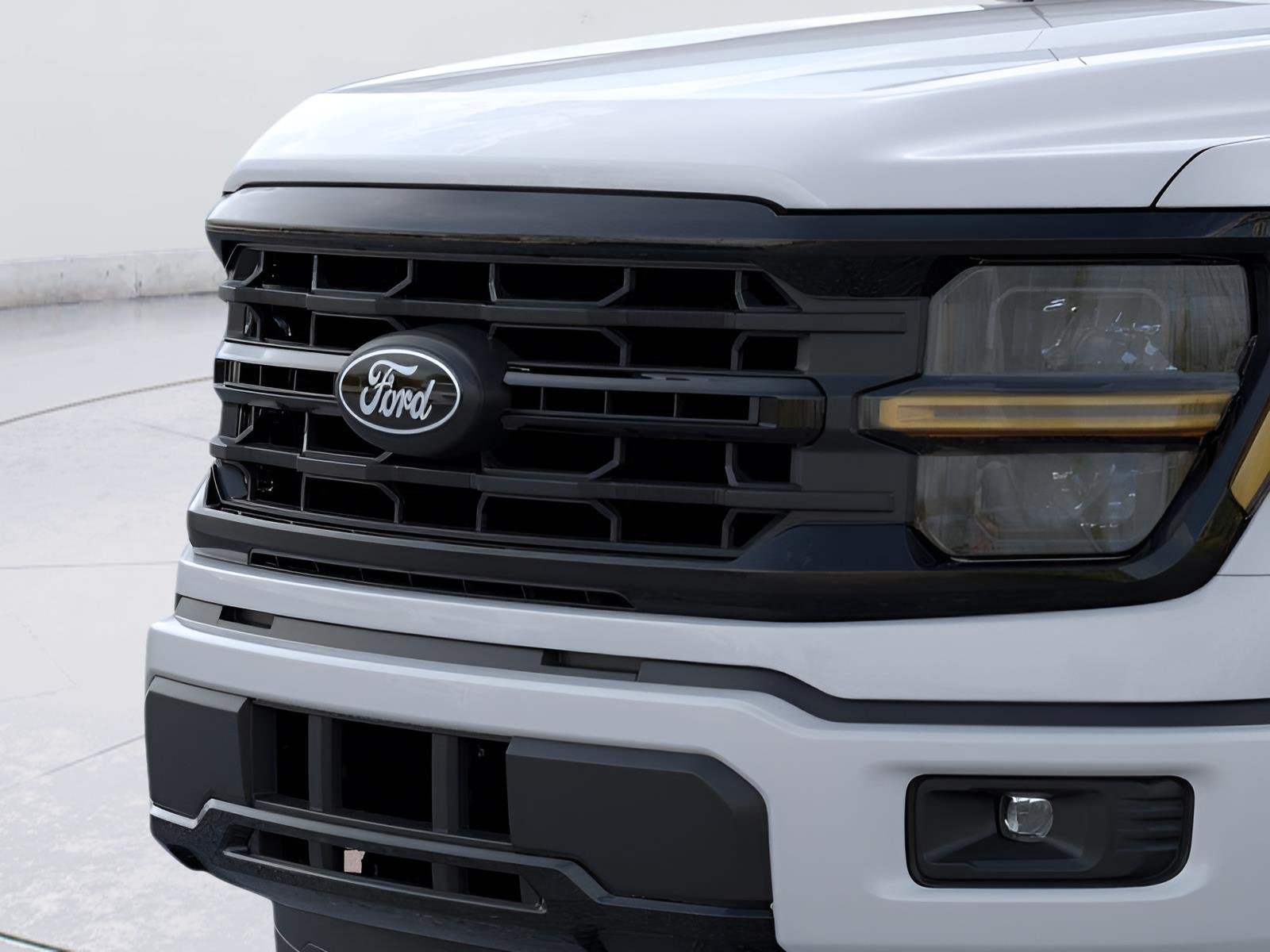 New 2026 Oxford White Ford XLT image 17
