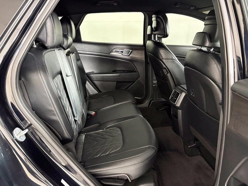 Used 2023 Black Kia X-Line image 39