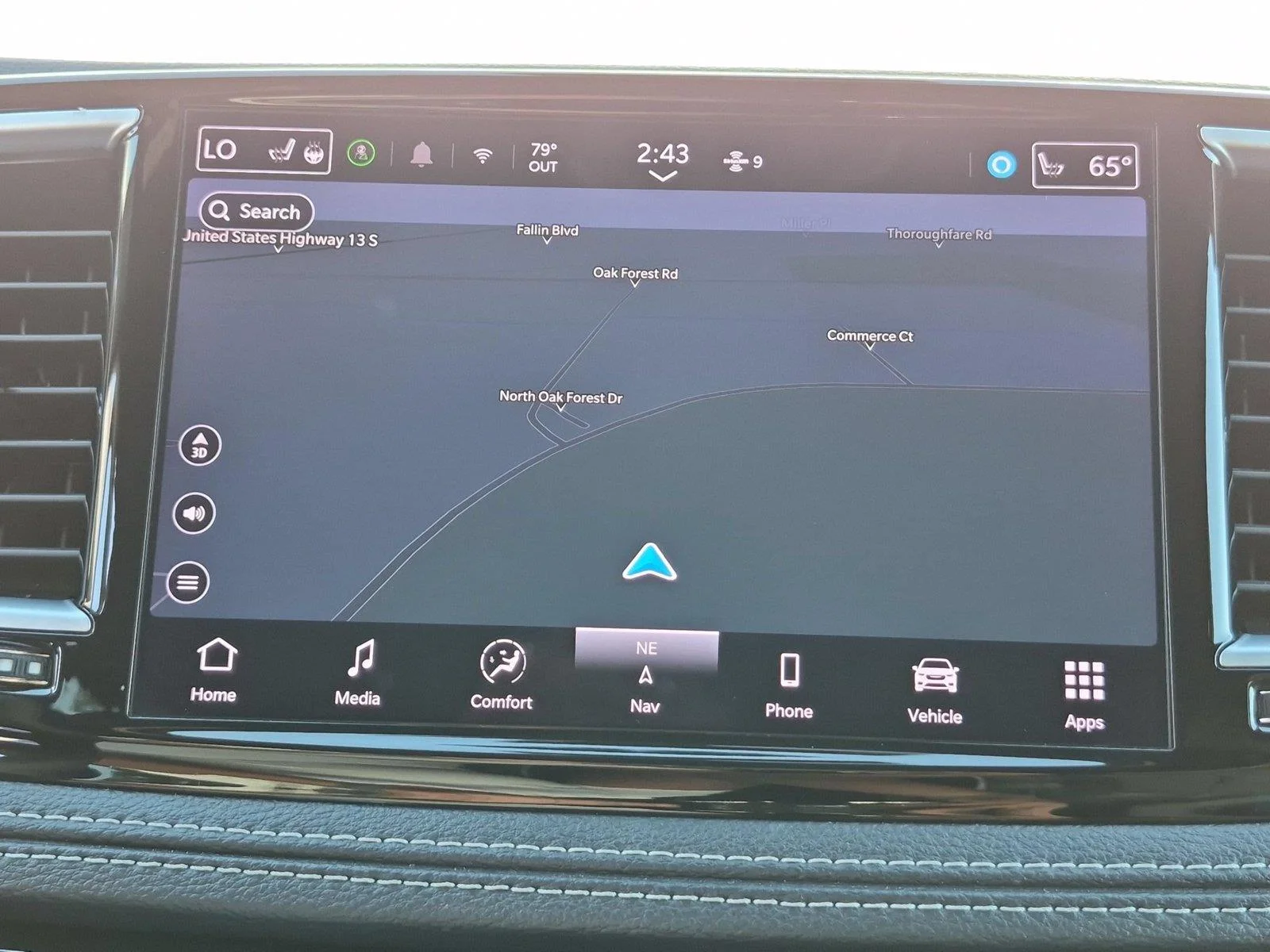 Used 2025 Diamond Black Crystal Pearlcoat Chrysler Limited image 26