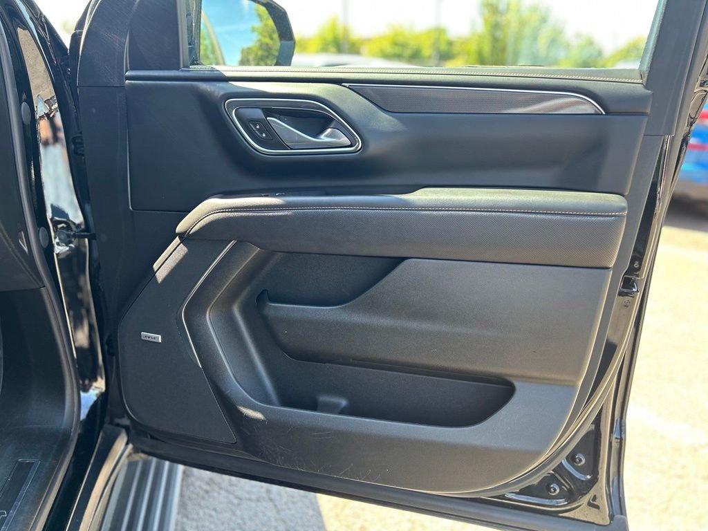 Used 2023 Black GMC AT4 image 17