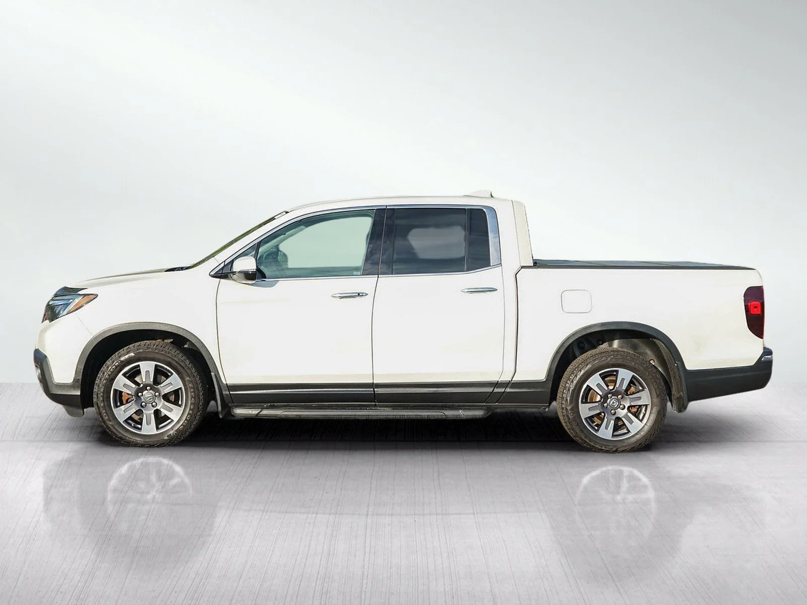 Used 2019 Honda Ridgeline Touring with VIN 5FPYK3F7XKB501461 for sale in Burnsville, Minnesota