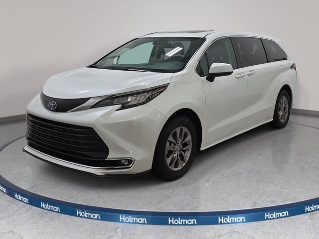 2023 Toyota Sienna XLE