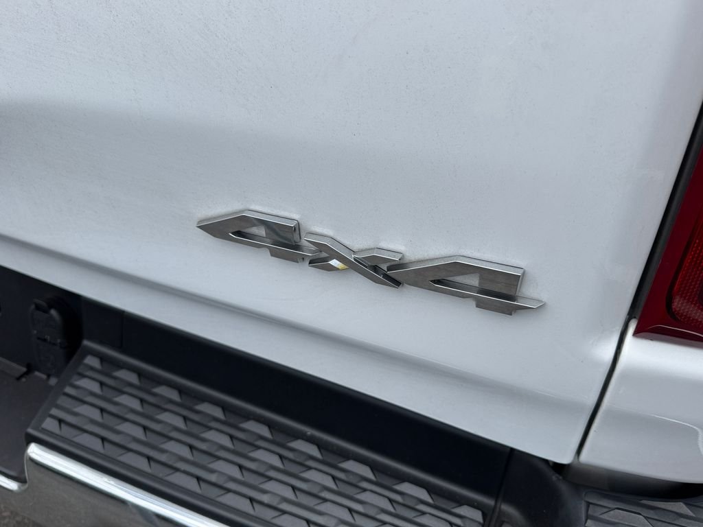 Used 2023 White Ram Laramie image 19