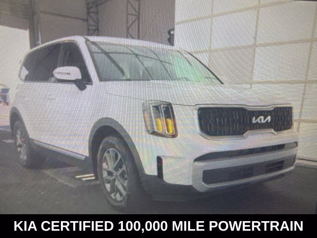 Used 2024 White Kia LX image 4