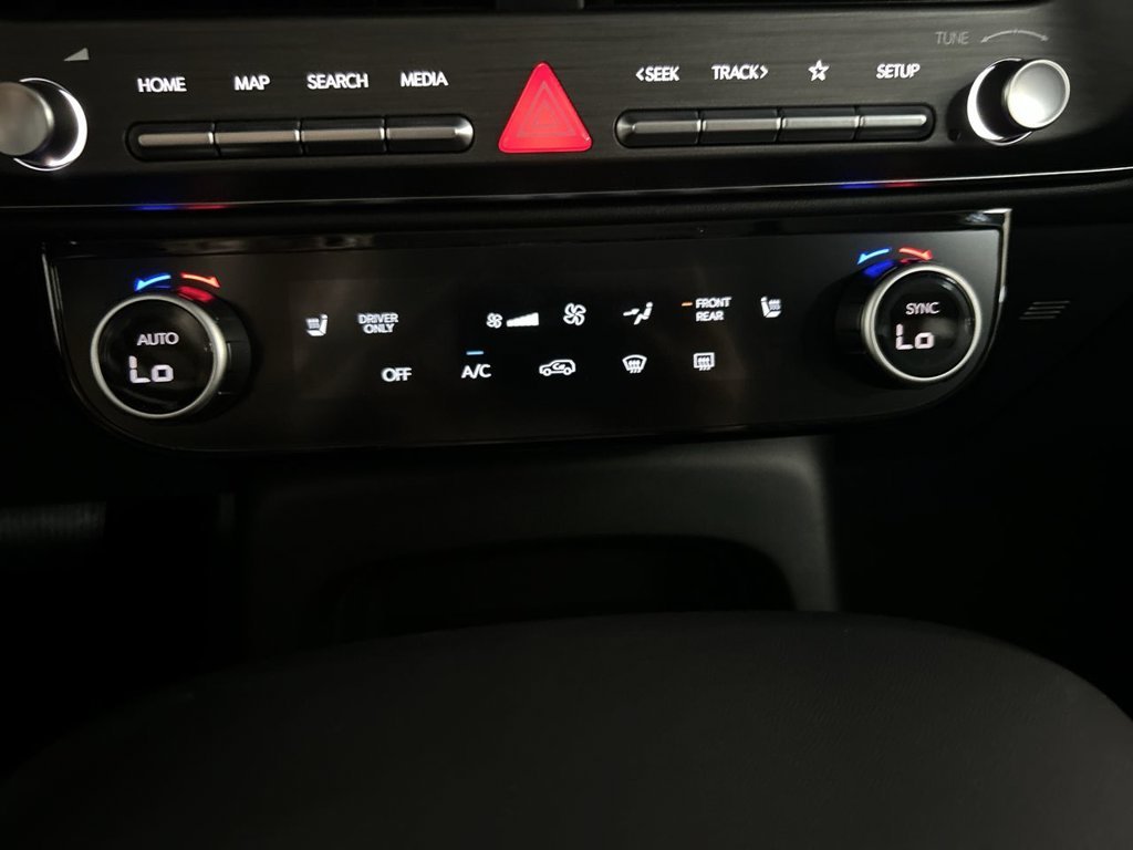 New 2026 Abyss Black Hyundai SEL 7P image 27