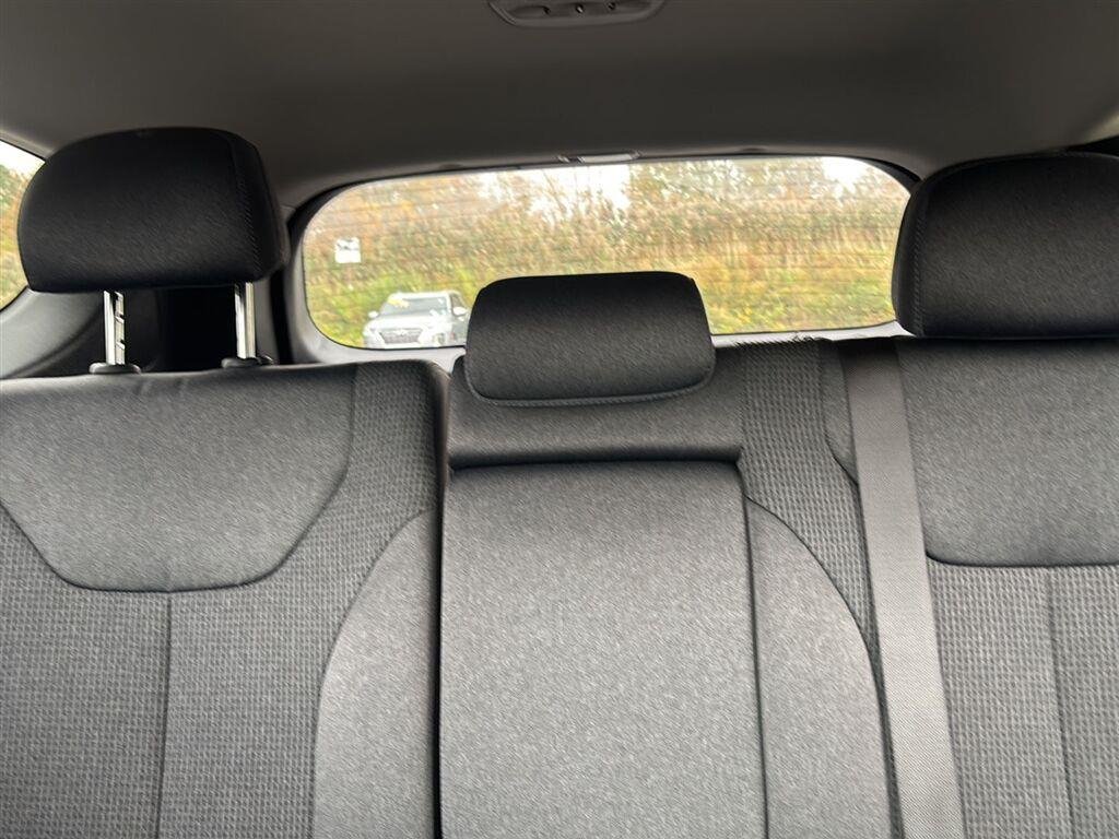 Used 2022 Quartz White Hyundai SEL image 17