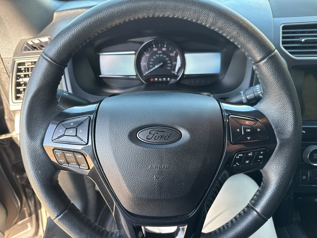 Used 2018 Magnetic Metallic Ford XLT image 14