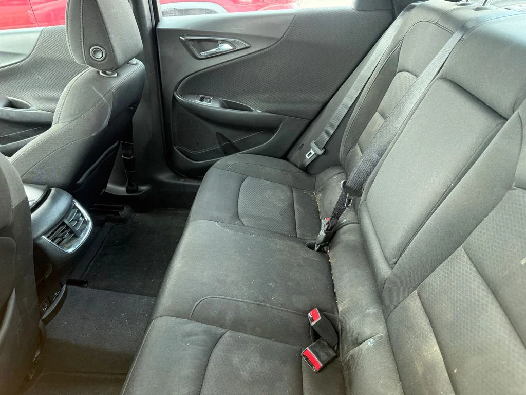 Used 2018 Silver Chevrolet LT image 9