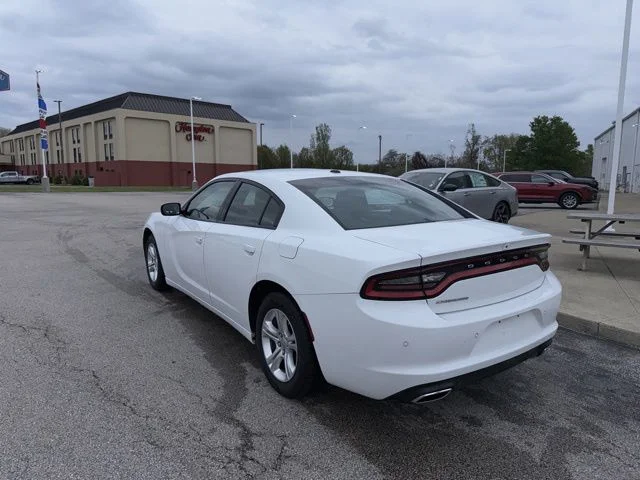 Used 2022 White Dodge SXT image 7
