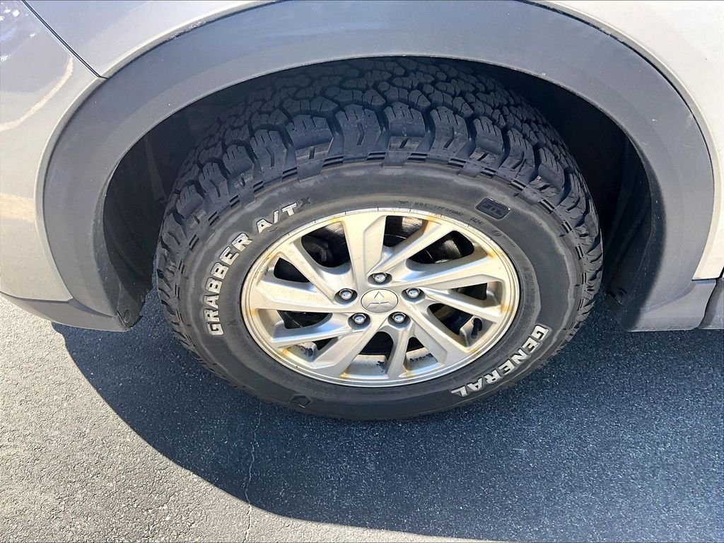 Used 2019 Black Mitsubishi ES image 4