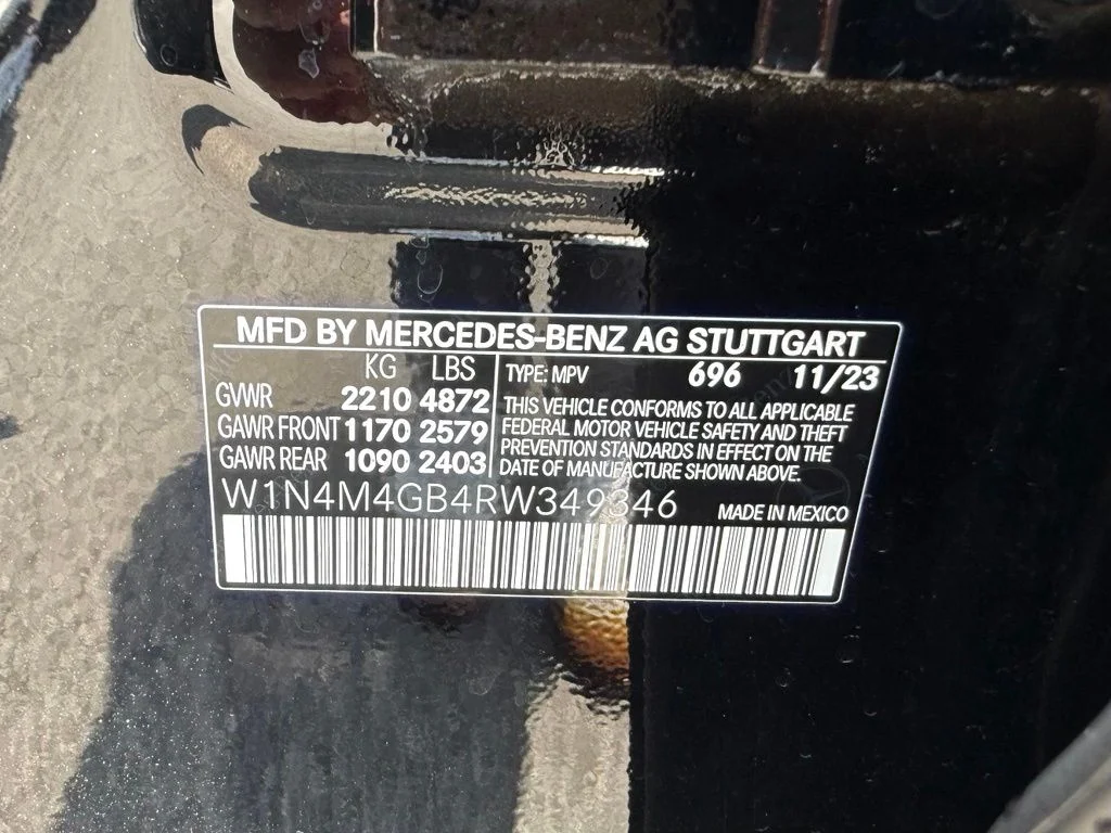 Used 2024 Black Mercedes-Benz GLB 250 image 33