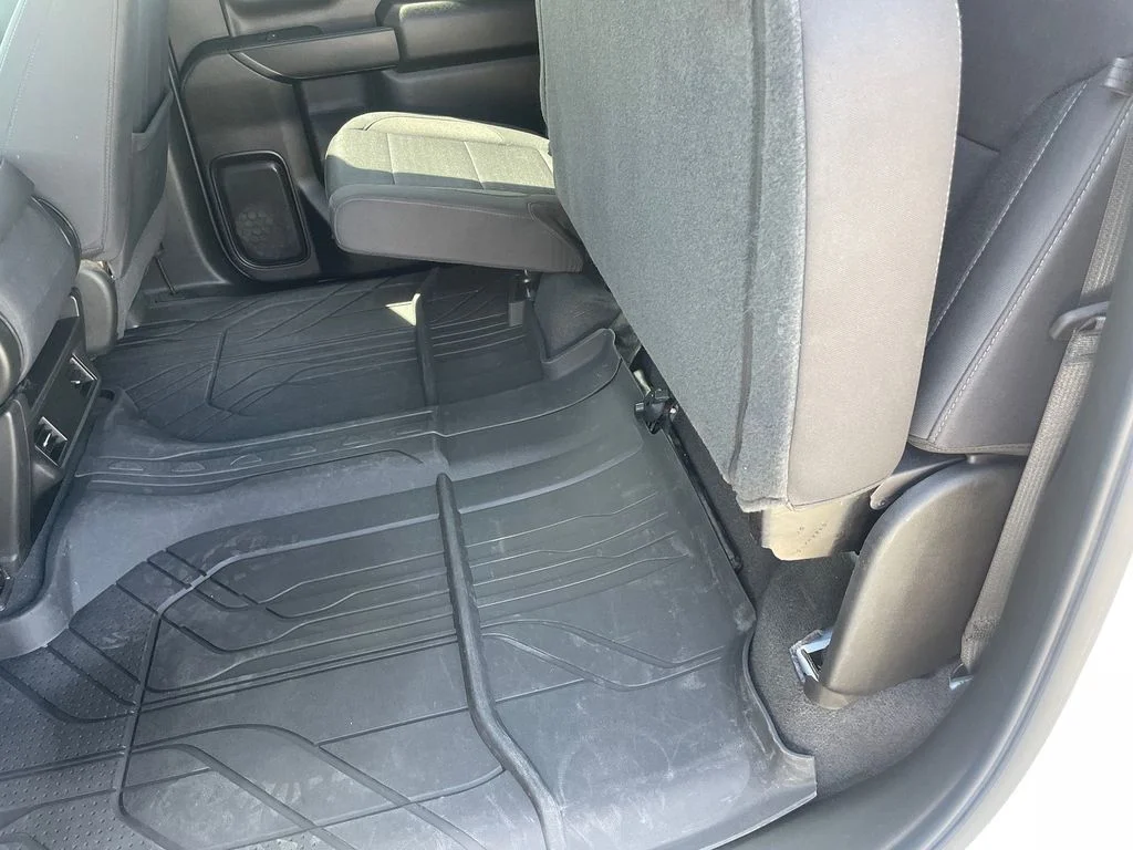 Used 2022 Summit White Chevrolet Custom image 9