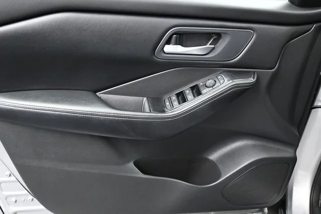 Used 2025 Silver Nissan SV image 13