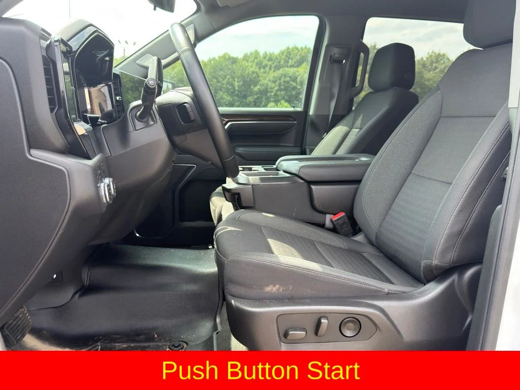 Used 2025 White GMC Elevation image 28