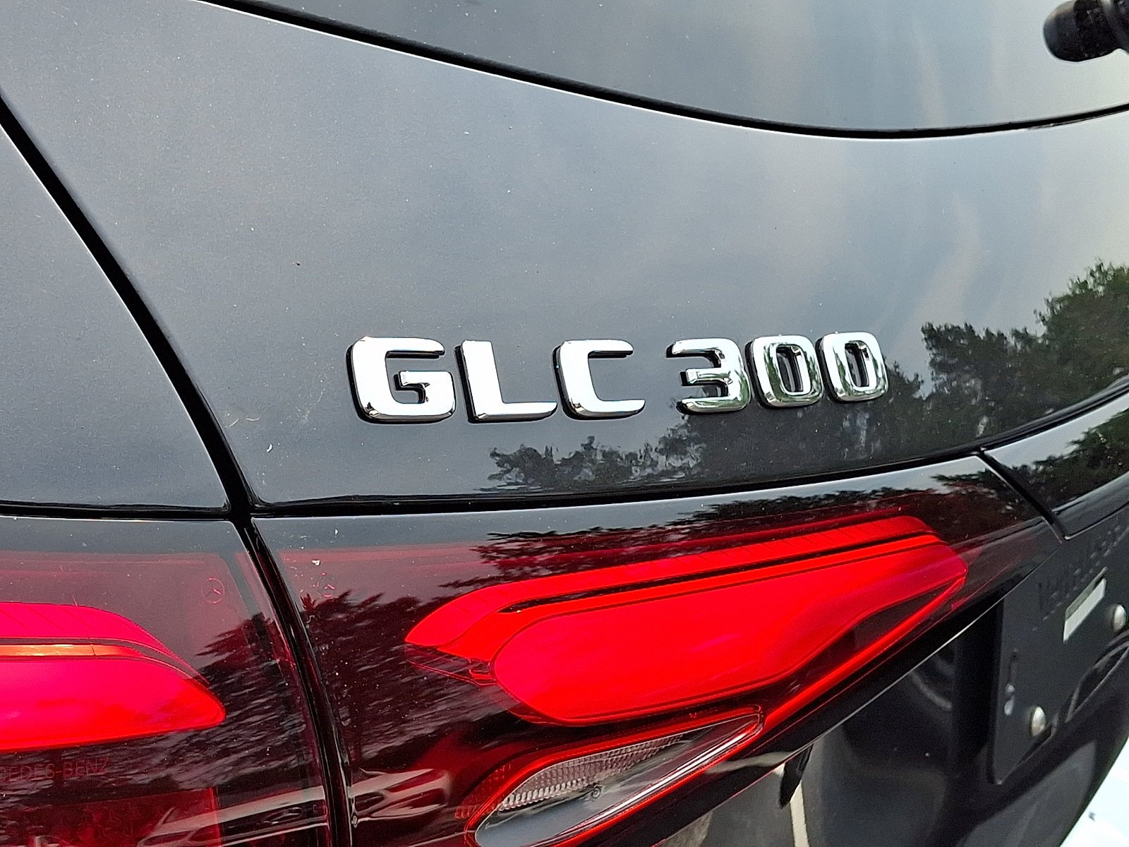 New 2027 Graphite Grey Metallic Mercedes-Benz GLC 300 image 40