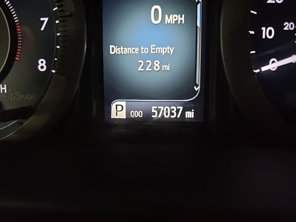 Used 2020 White Toyota XLE image 23