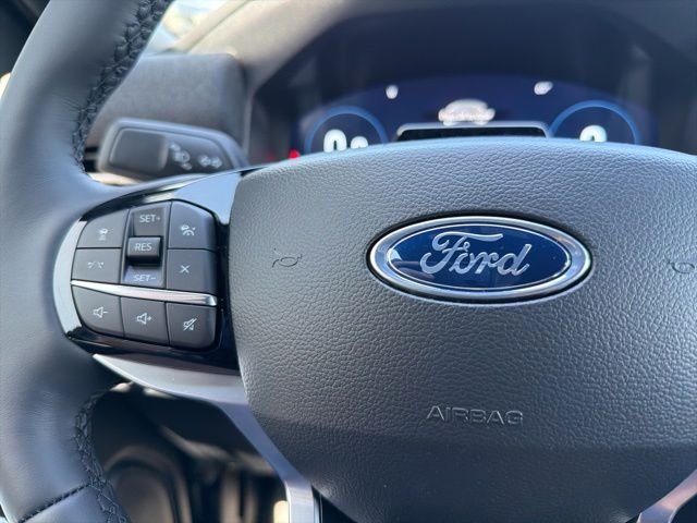 New 2026 Star White Metallic Tri-Coat Ford Platinum™ image 24