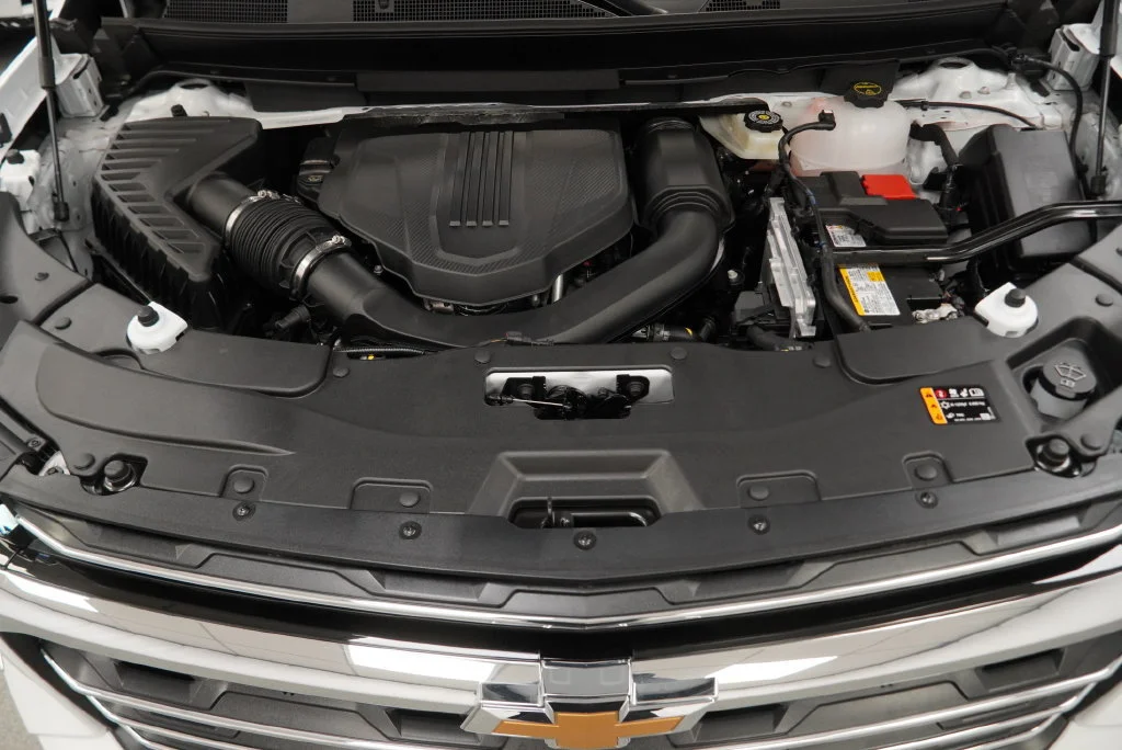 New 2027 Summit White Chevrolet LT image 42