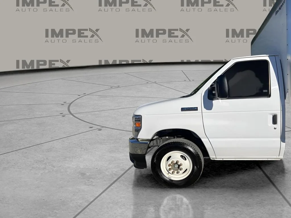 Used 2024 White Ford Base image 33