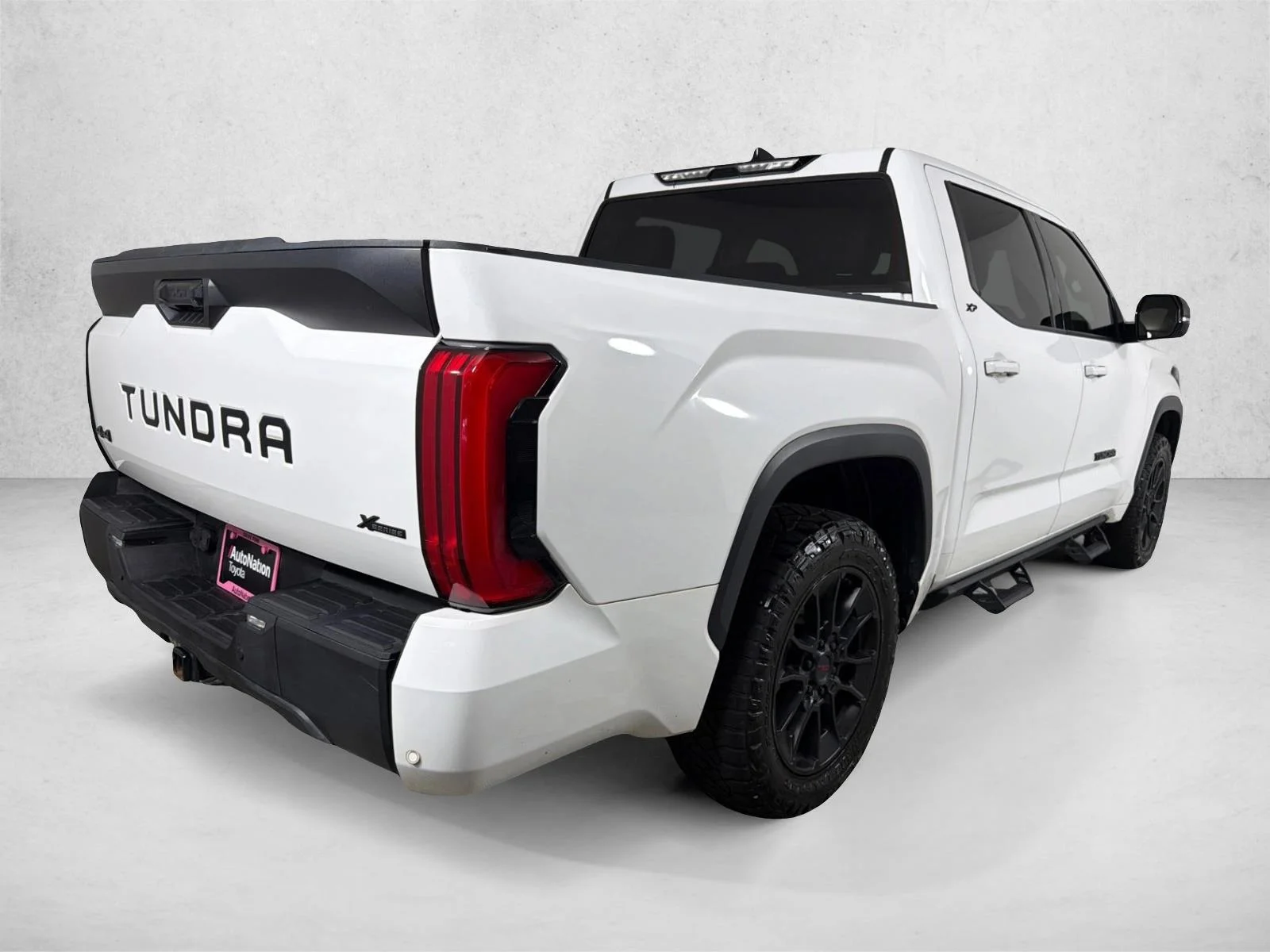 Used 2022 White Toyota SR5 image 3