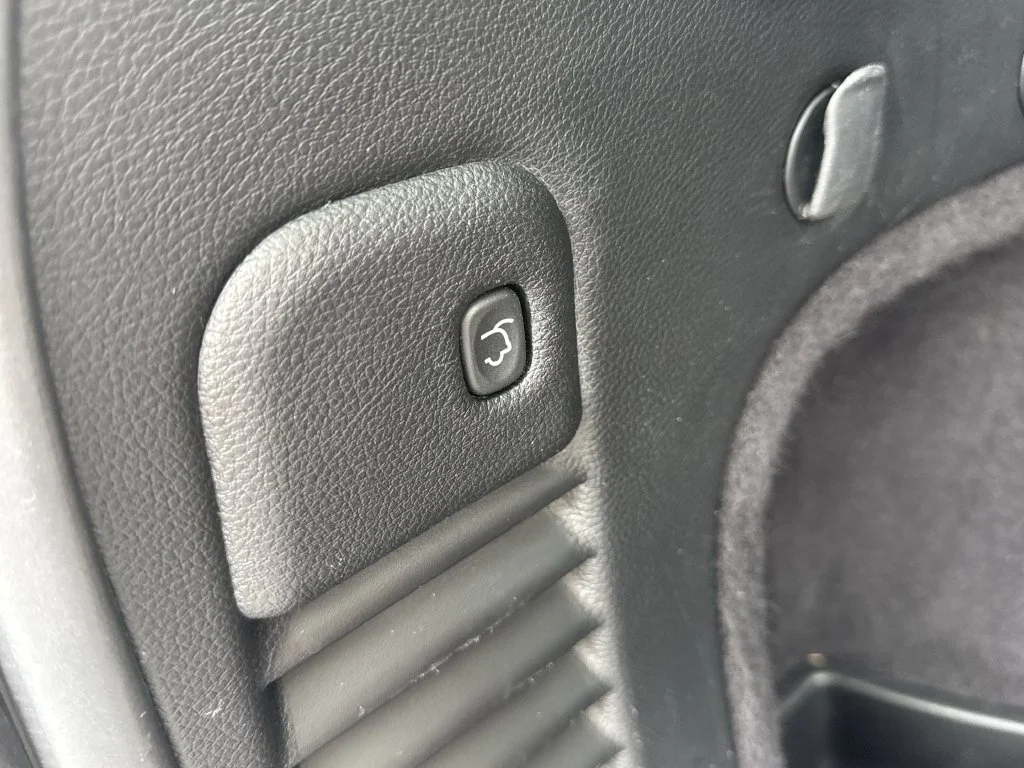 Used 2015 White Jeep Limited image 32