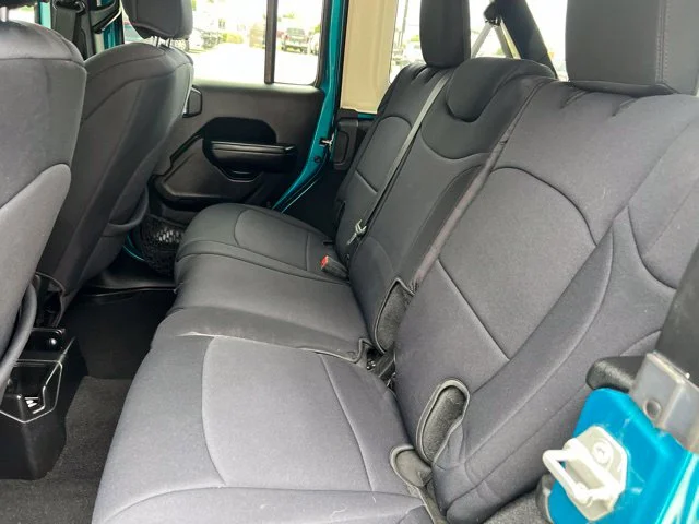 Used 2020  Jeep Unlimited Sport S image 26