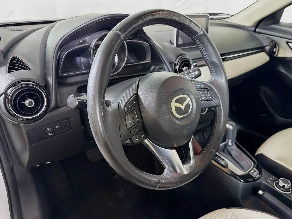 Used 2016 White Mazda Grand Touring image 10