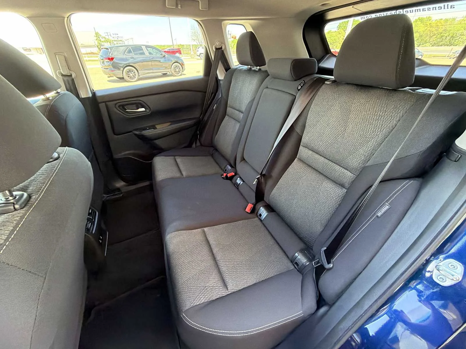 Used 2025 Deep Ocean Blue Pearl Nissan SV image 25