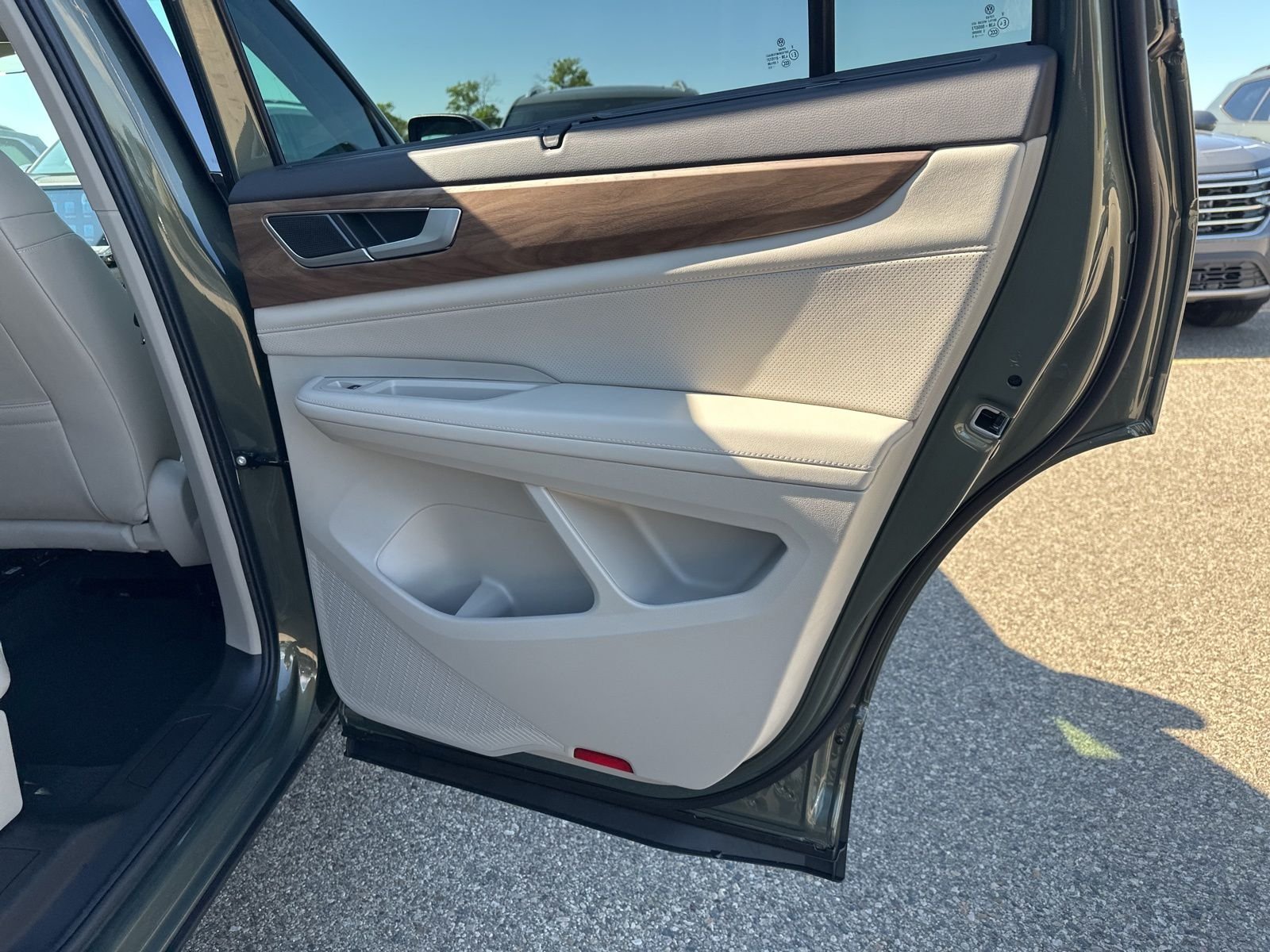 New 2026 Green Volkswagen 2.0T SE w/Technology image 37