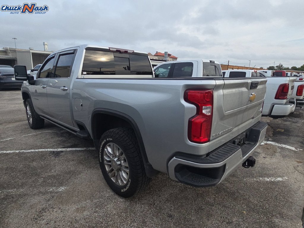 Used 2022 SILVER ICE METALLIC Chevrolet High Country image 4