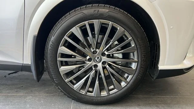 Certified Used 2025 Eminent White Pearl Lexus 350h Luxury image 14