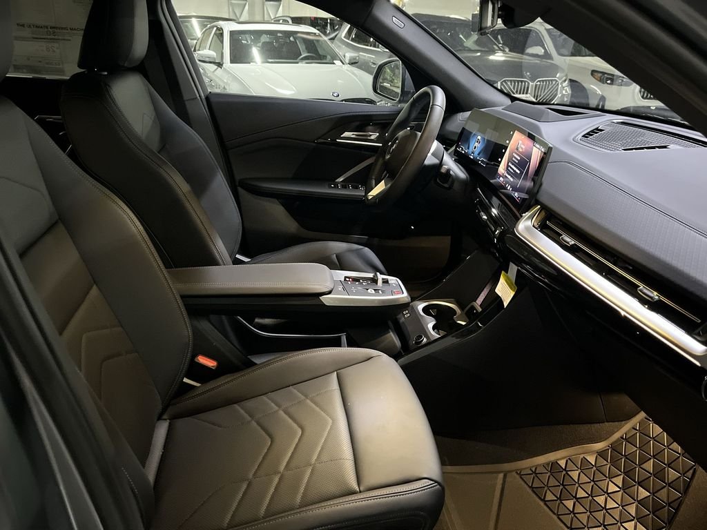 Used 2026 Gray BMW xDrive28i image 25