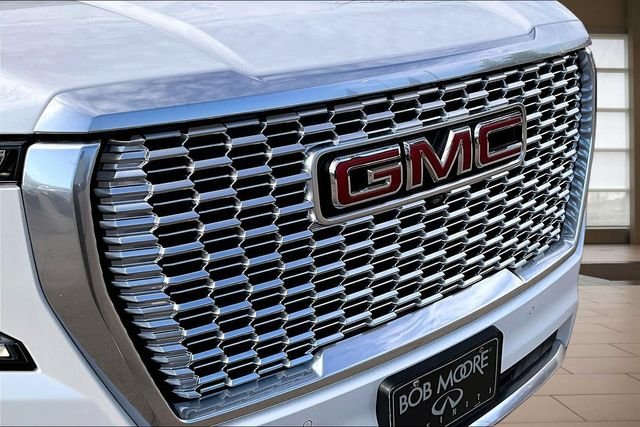 Used 2023 White GMC Denali image 28