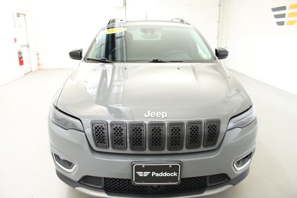 Used 2022 Gray Jeep Limited image 3