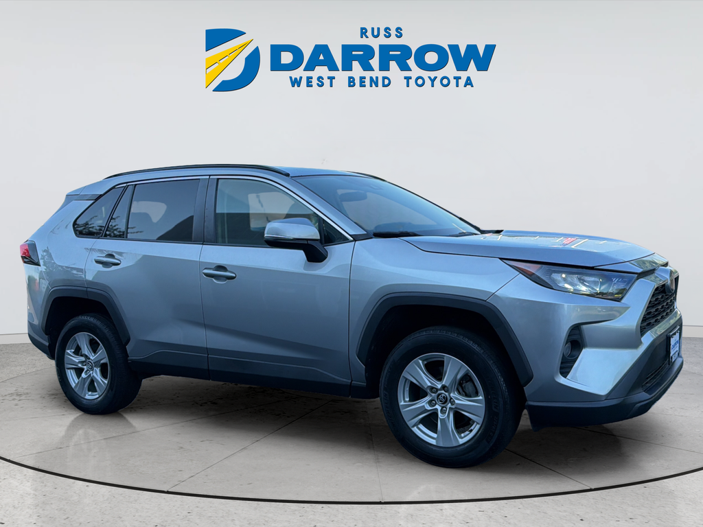 Used 2020 Silver Toyota XLE image 8